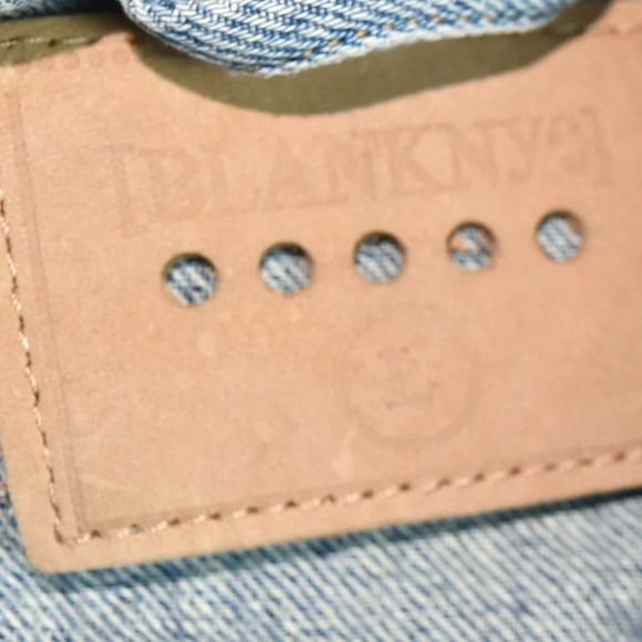 Blank NYC || Denim Jean Jacket Cropped Hem Classic Trucker Size Large - Picture 9 of 14